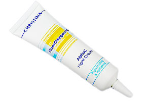 FluorOxygen + C Alpha C  Night Cream – Ночной осветляющий крем. Инновационный осветляющий кожу крем дает эффект, равный эффекту Ретина-А и гидрохинона. Благодаря удачно подобранному сочетанию альфа-гидроксильных кислот, ретинола, ликопена и Р-гидроксианизола безболезненно и без раздражения кожи борется со старением и пигментацией.